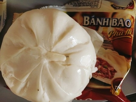 Bánh bao Phú Mỹ mốc đen khi vẫn còn hạn sử dụng