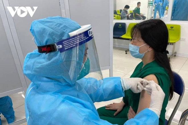 11 tỉnh, thành hỗ trợ Hà Nội xét nghiệm diện rộng và tiêm vaccine COVID-19