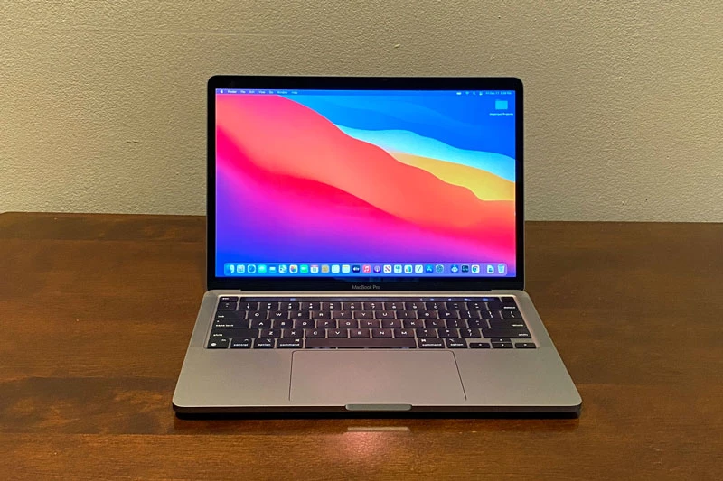 8. MacBook Pro 13 inch M1 2020.