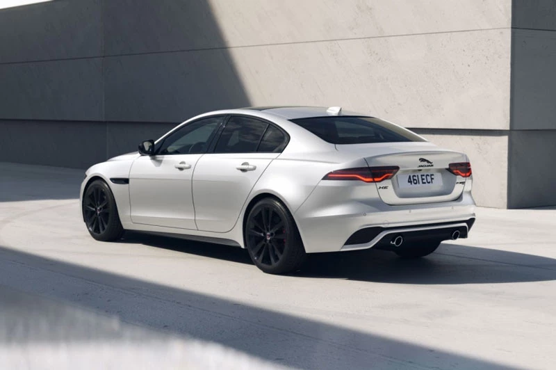 Jaguar XF R-Dynamic Black. Jaguar XF R-Dynamic Black.