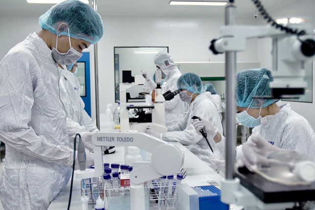 Đẩy nhanh thử nghiệm và cấp phép sử dụng vaccine phòng COVID-19