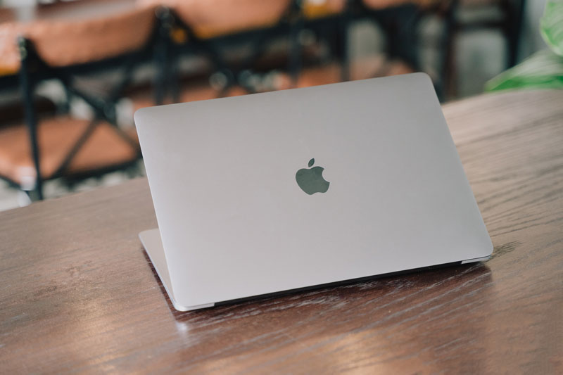 Top 10 laptop lý tưởng nhất để học online