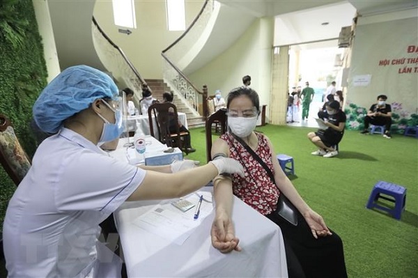 Hà Nội thực hiện "2 mũi giáp công" để giảm thời gian giãn cách xã hội