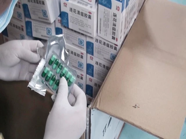 Thu giữ 9.600 hộp thuốc có tên “Liên Hoa Thanh Ôn” được quảng cáo có tác dụng điều trị COVID-19. (Ảnh: CACC)