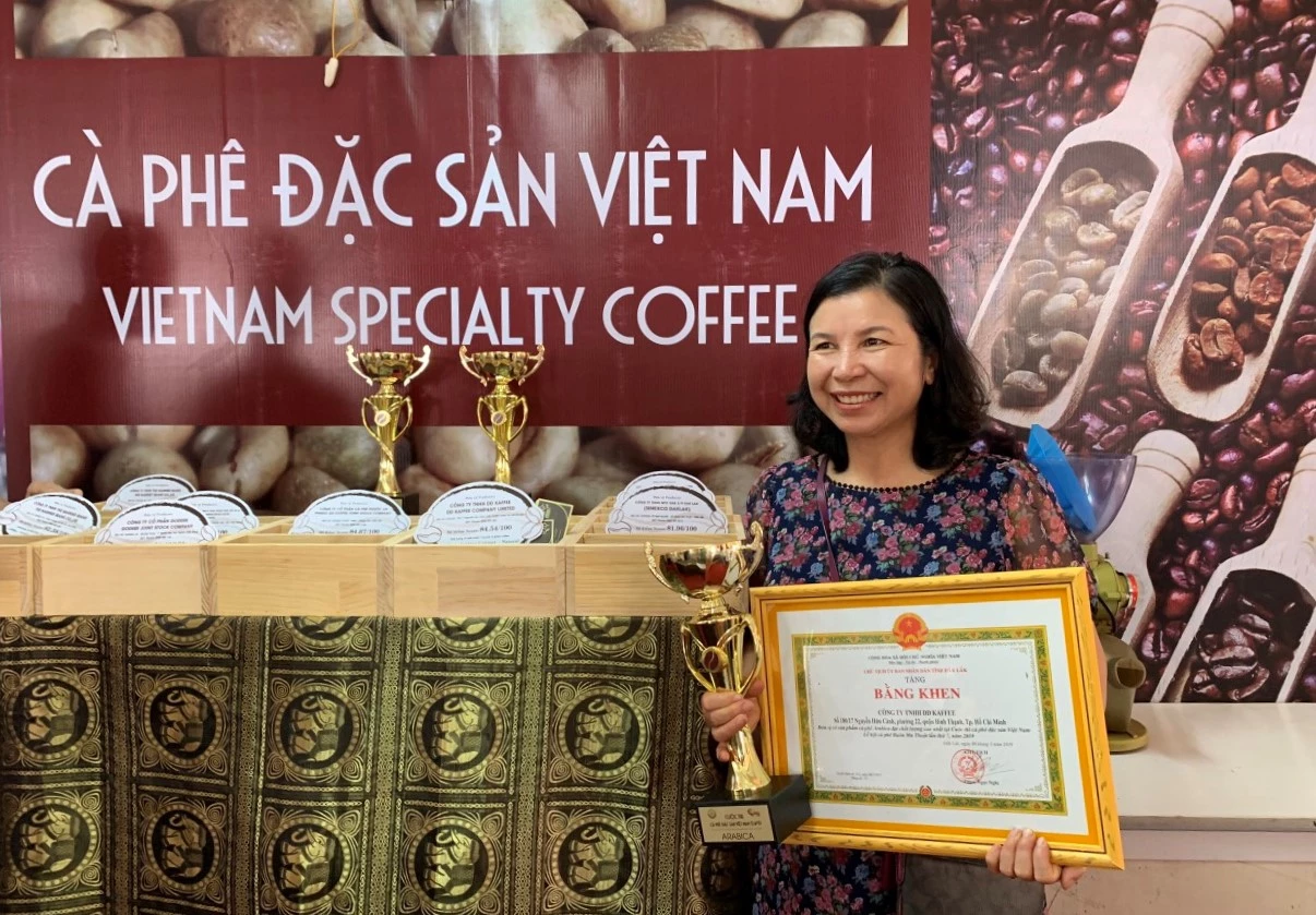 bà Nguyễn Thị Tám - Giám đốc Công ty TNHH Xuất nhập khẩu cà phê Tám Trình