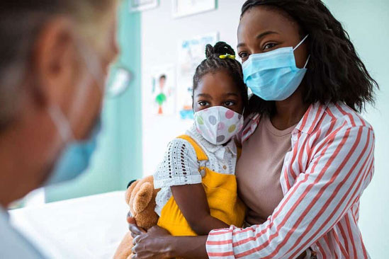 Chưa được tiêm vaccine, trẻ em có nguy cơ nhiễm COVID-19 cao