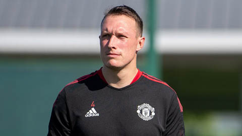 Phil Jones được Man United đăng ký dự Ngoại hạng Anh 2021/22