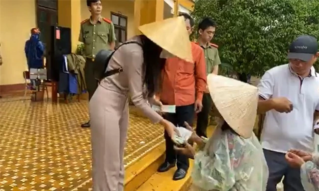 Bị đồn mập mờ tiền từ thiện hỗ trợ tỉnh Quảng Ngãi, phía Thuỷ Tiên chính thức lên tiếng làm rõ - Ảnh 5.