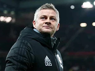 HLV Solskjaer khẳng định, Ronaldo không có quyền tranh đá 11m với Bruno Fernandes