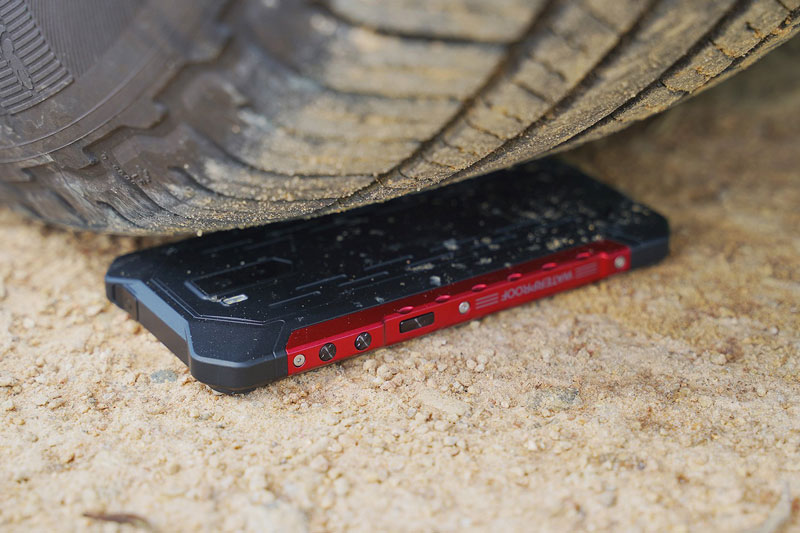 Smartphone chống nước, pin 5.000 mAh, RAM 4 GB, giá rẻ bất ngờ