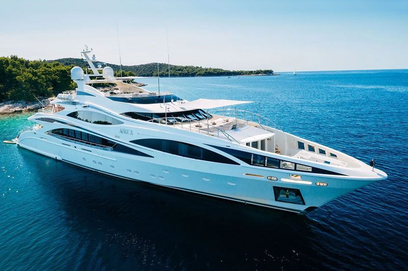 Du thuyền trị giá 7 triệu USD của Cristiano Ronaldo có gì?