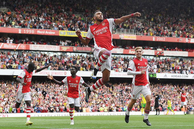 Aubameyang mang về 3 điểm đầu tiên cho Arsenal 