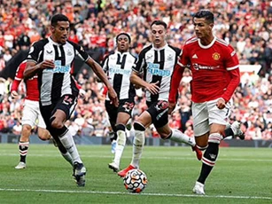 Ronaldo bứt tốc 32,5 km/giờ trước khi ghi bàn cho MU
