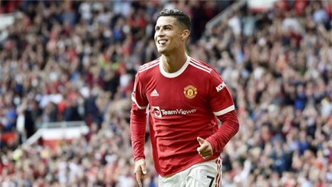 Man United vs Newcastle: Giá trị 'người thầy' của Ronaldo