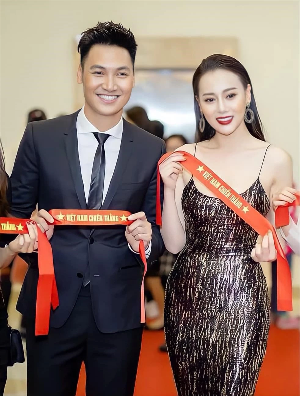 Mạnh Trường thế nào mà cả loạt sao đình đám dùng toàn lời hay ý đẹp để nhận xét - Ảnh 1. Mạnh Trường thế nào mà cả loạt sao đình đám dùng toàn lời hay ý đẹp để nhận xét - Ảnh 1.