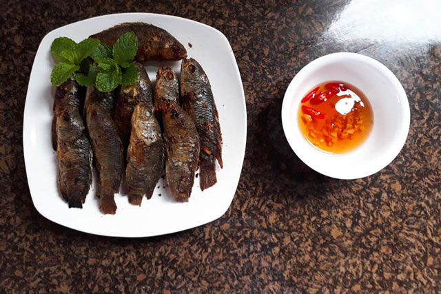 Cách làm món cá rô đồng rán thơm giòn ngon cơm chỉ với 4 bước cực đơn giản