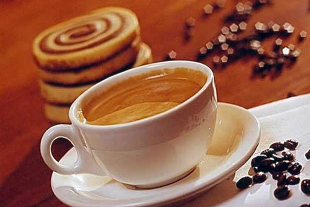 Khám phá lợi - hại của việc uống cà phê