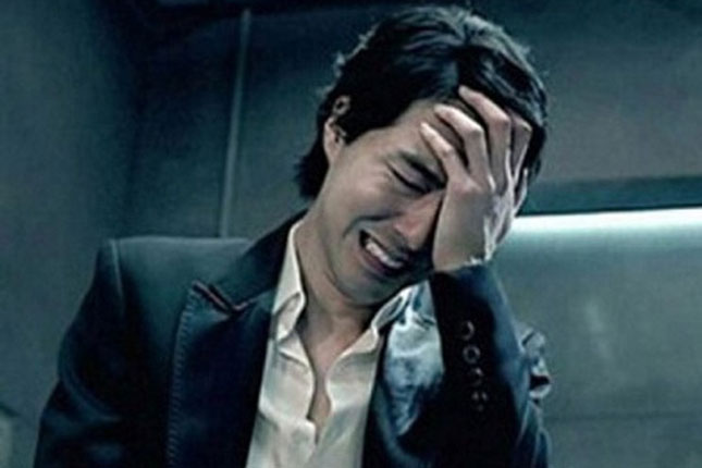 Tháng nào cũng giấu vợ gửi tiền về cho mẹ, đến khi trắng tay trở về nhà, người đàn ông mới nhận ra 1 sự thật quá phũ phàng