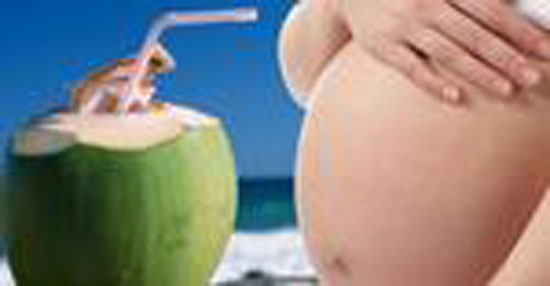 Bà bầu 3 tháng đầu có nên uống nước dừa?