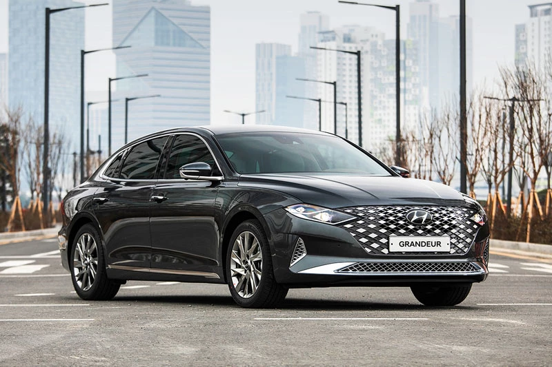 2. Hyundai Grandeur (doanh số: 58.077 chiếc, chiếm 5,5% thị phần).