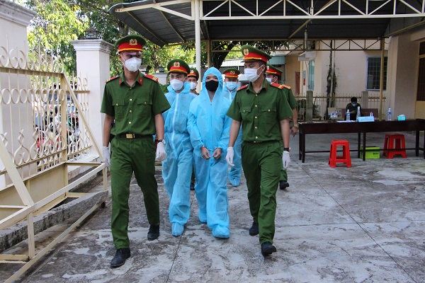 An Giang: Chém công an vì không được tiêm vaccine Pfizer, nam thanh niên bị phạt tù