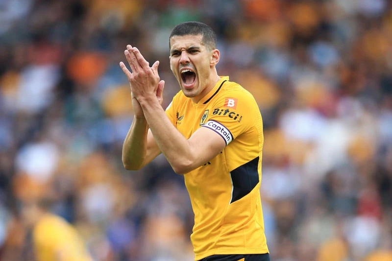 Trung vệ: Conor Coady (Wolves).