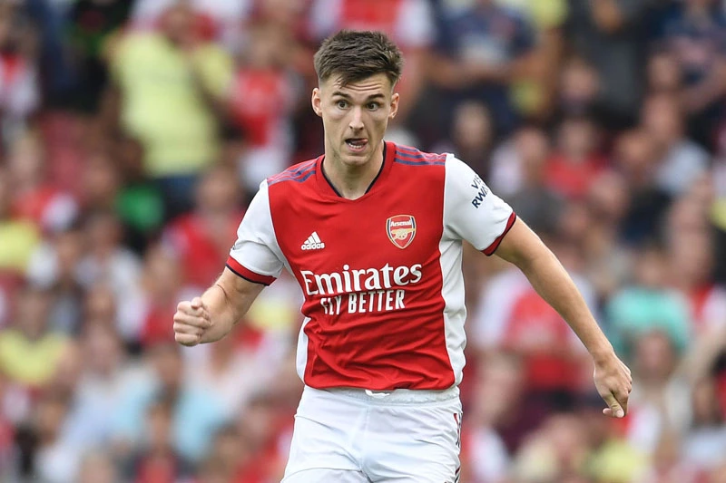 Hậu vệ trái: Kieran Tierney (Arsenal).