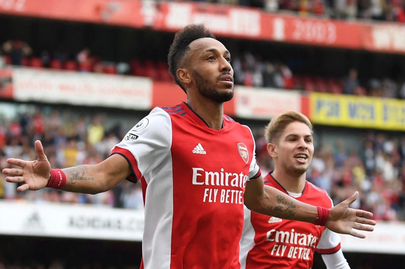 Tiền vệ phải: Pierre-Emerick Aubameyang (Arsenal).