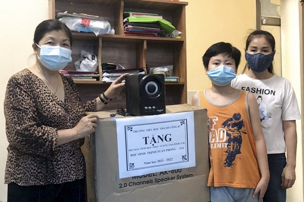 1 triệu máy tính được ủng hộ trong lễ phát động chương trình “Sóng và máy tính cho em” 