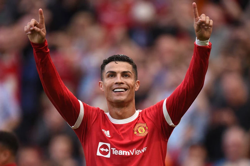 Tiền vệ trái: Cristiano Ronaldo (Man Utd).