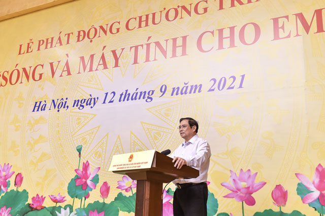 Thủ tướng Phạm Minh Chính kêu gọi chung tay, góp sức hỗ trợ “sóng và máy tính” cho hàng triệu học sinh, sinh viên