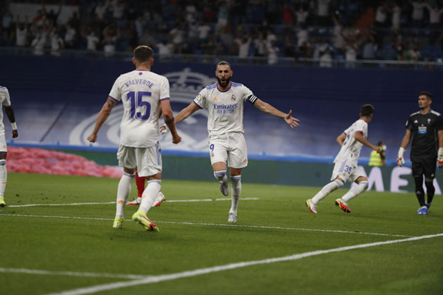 Benzema lập hat-trick, Real Madrid tưng bừng chào sân Bernabeu mới