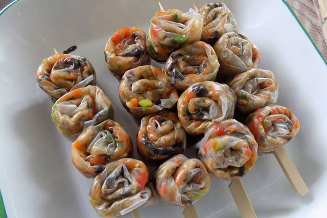 Cách làm bánh tráng lụi chấm mắm me lạ miệng cho cả gia đình