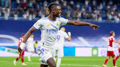 Real Madrid: Camavinga ra mắt như mơ