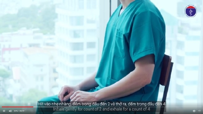Bác sỹ hướng dẫn F0, F1 tập thở và vận động tại nhà qua video
