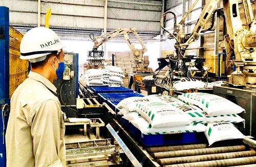 Vinachem: Doanh thu, giá trị sản xuất công nghiệp tăng cao so với cùng kỳ