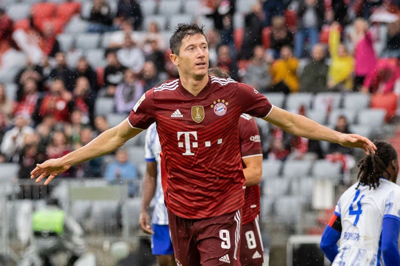 2. Robert Lewandowski (Bayern Munich).