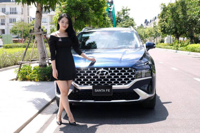 Giá lăn bánh Hyundai Santa Fe sau khi giảm gần 50 triệu đồng