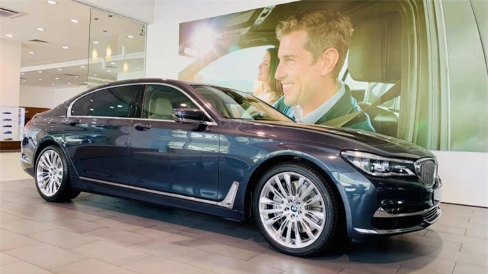 BMW 7-Series tại Việt Nam giảm giá gần 2 tỷ đồng 1
