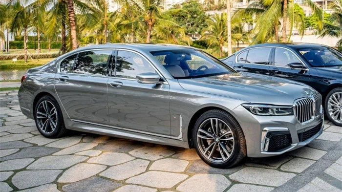 BMW 7-Series tại Việt Nam giảm giá gần 2 tỷ đồng 2