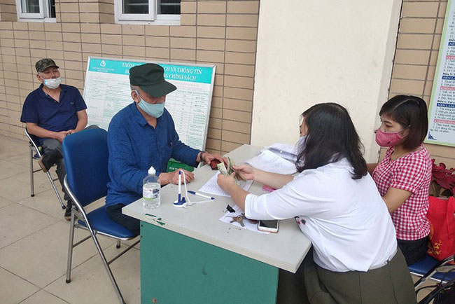 Hà Nội hỗ trợ 500.000 đồng cho người mất việc, không có hộ khẩu trong thời gian giãn cách xã hội