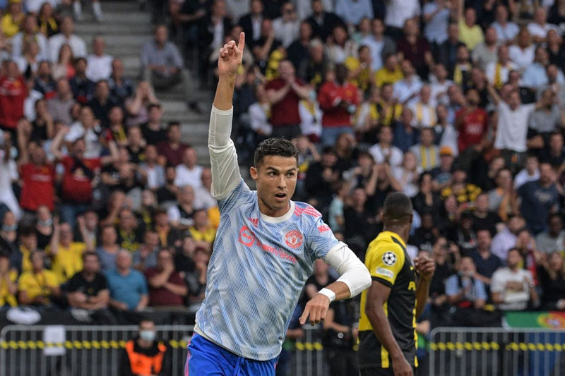Ronaldo cân bằng thành tích của Casillas ở trận Young Boys vs Man United