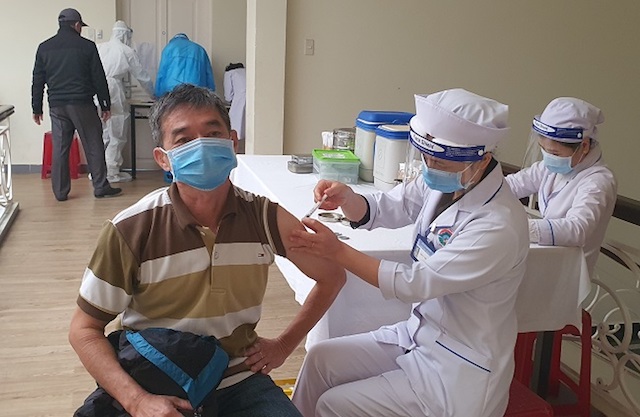 TP Hồ Chí Minh: Đề xuất sớm tiêm vaccine cho người lao động trong doanh nghiệp ngành công thương