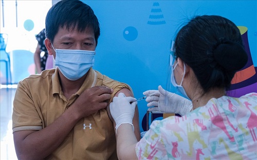 ĐBSCL: Tỷ lệ tiêm vaccine cho người lao động quá thấp, doanh nghiệp khó tái sản xuất kinh doanh