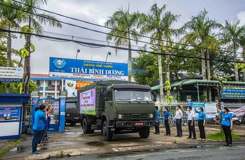 " chuyến xe yêu thương" khởi hành đến TP Hồ Chí Minh và tỉnh Bình Dương