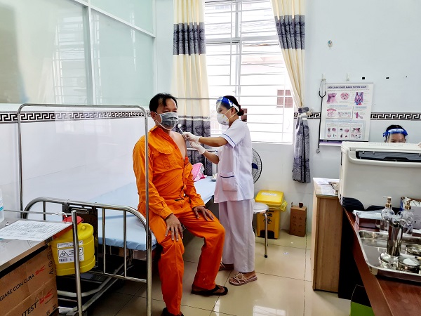 Cần Thơ chấn chỉnh việc tiêm phòng vaccine sai đối tượng gây bức xúc trong dư luận