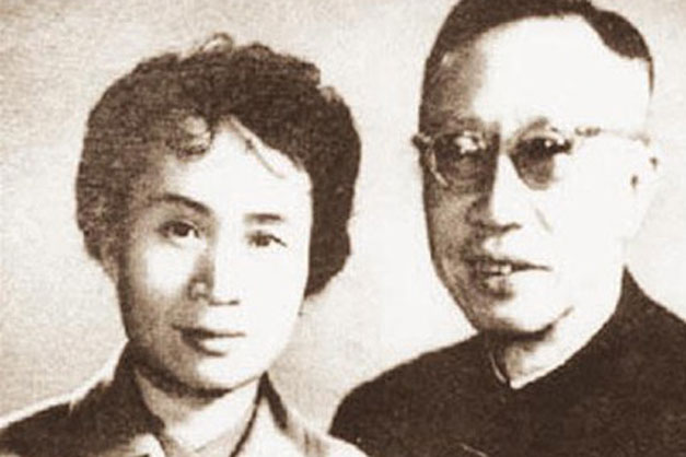 Để lại 1 cuốn sách, Phổ Nghi khiến người vợ thứ 5 vướng vào kiện tụng suốt 10 năm, thắng kiện hôm trước, hôm sau qua đời