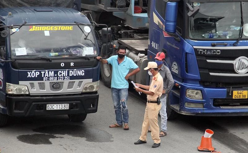 các doanh nghiệp cho rằng, việc bản thân các doanh nghiệp vận tải, chủ phương tiện có đủ khả năng hấp thụ được bộ tiêu chí này để được phép hoạt động hay không lại là vấn đề khác.