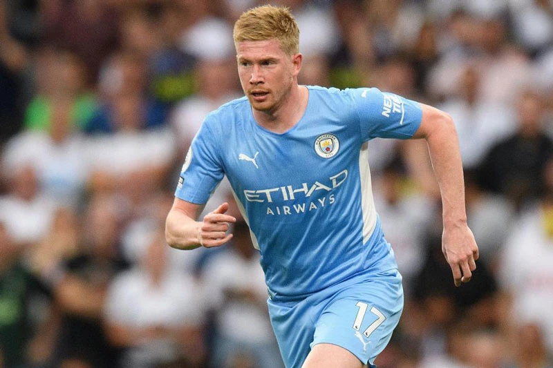 Tiền vệ trung tâm: Kevin De Bruyne (Man City).