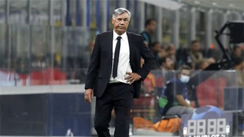 HLV Carlo Ancelotti đã có một chiến thắng sát nút trước Inter